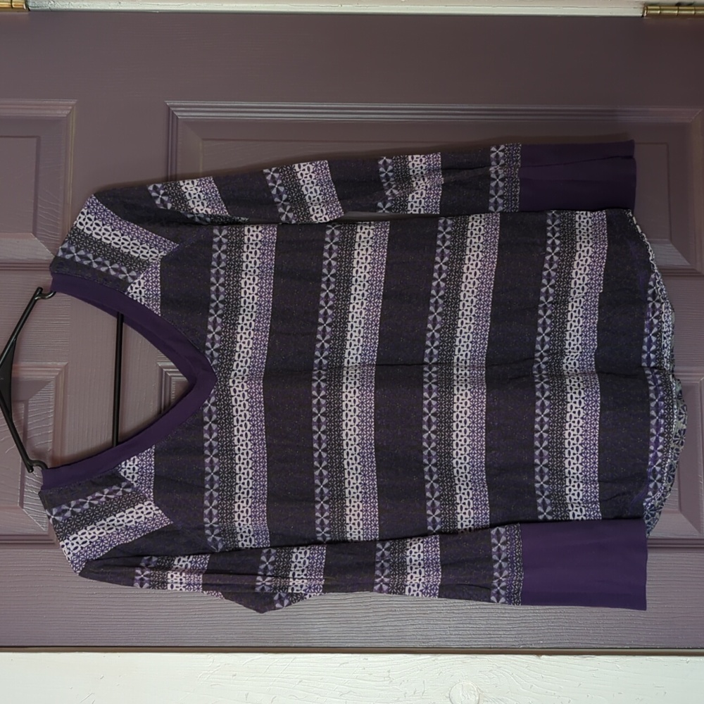 Woman's long sleeve shirt